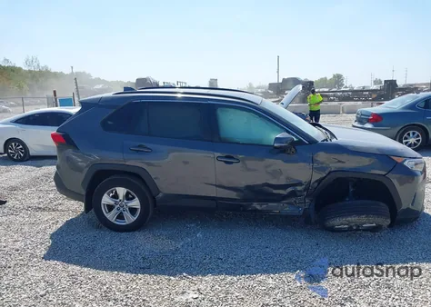 2021 Toyota Rav4 Xle из США, поврежденный, VIN 2T3W1RFV9MW115812